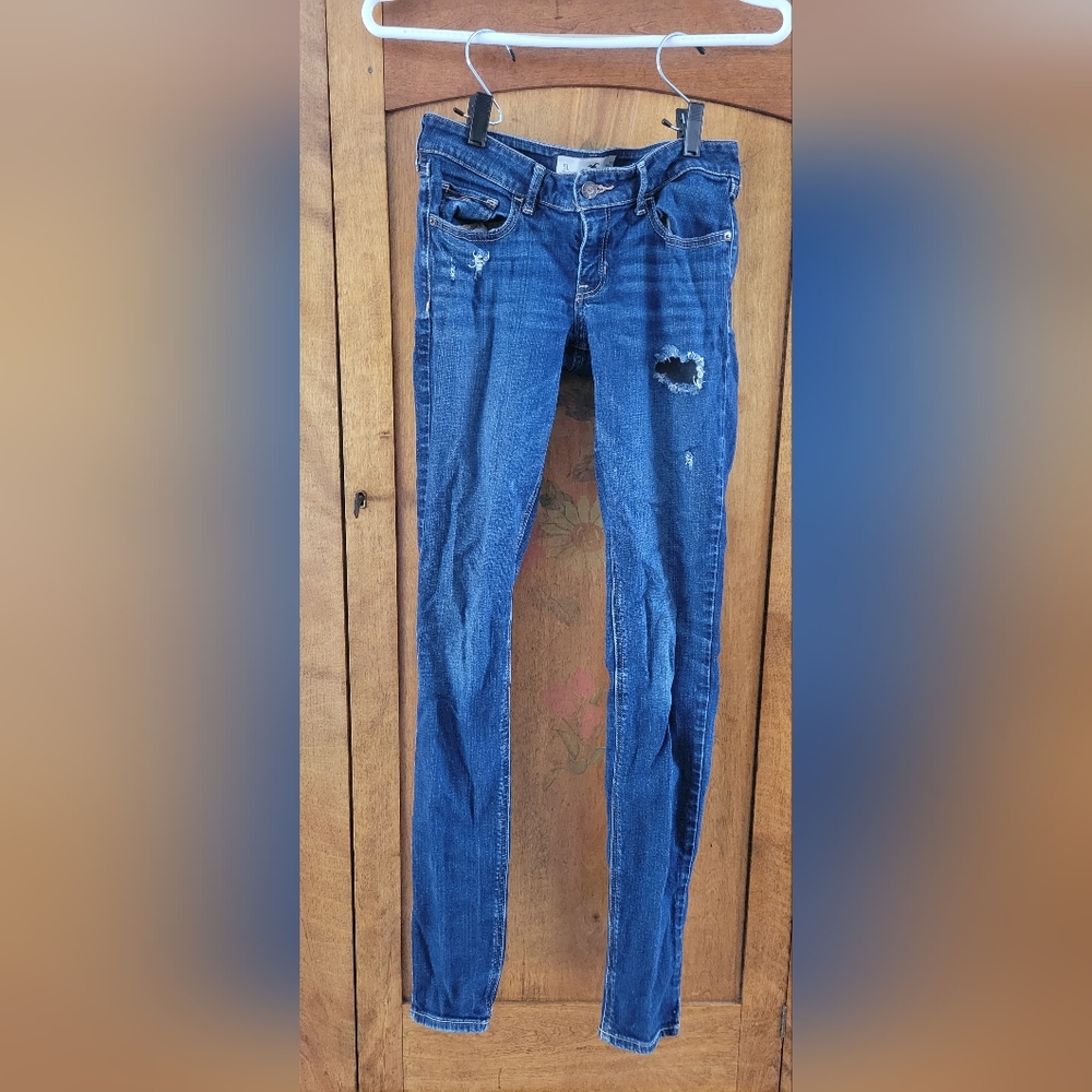 Hollister jeans size 27 low-rise